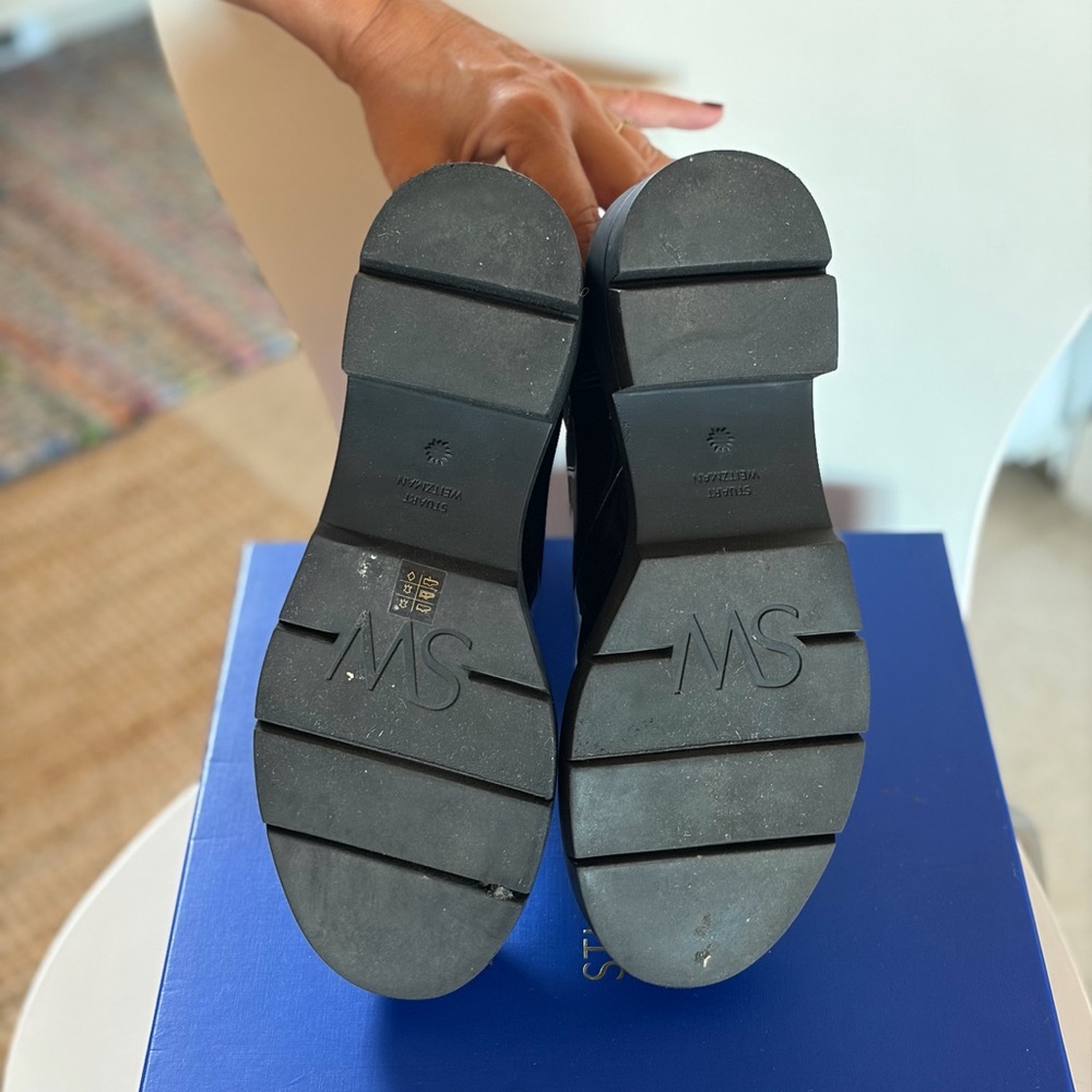 Stuart Weitzman Glossy Patent Leather Black Ankle Boots! Like New! - Picture 5 of 6